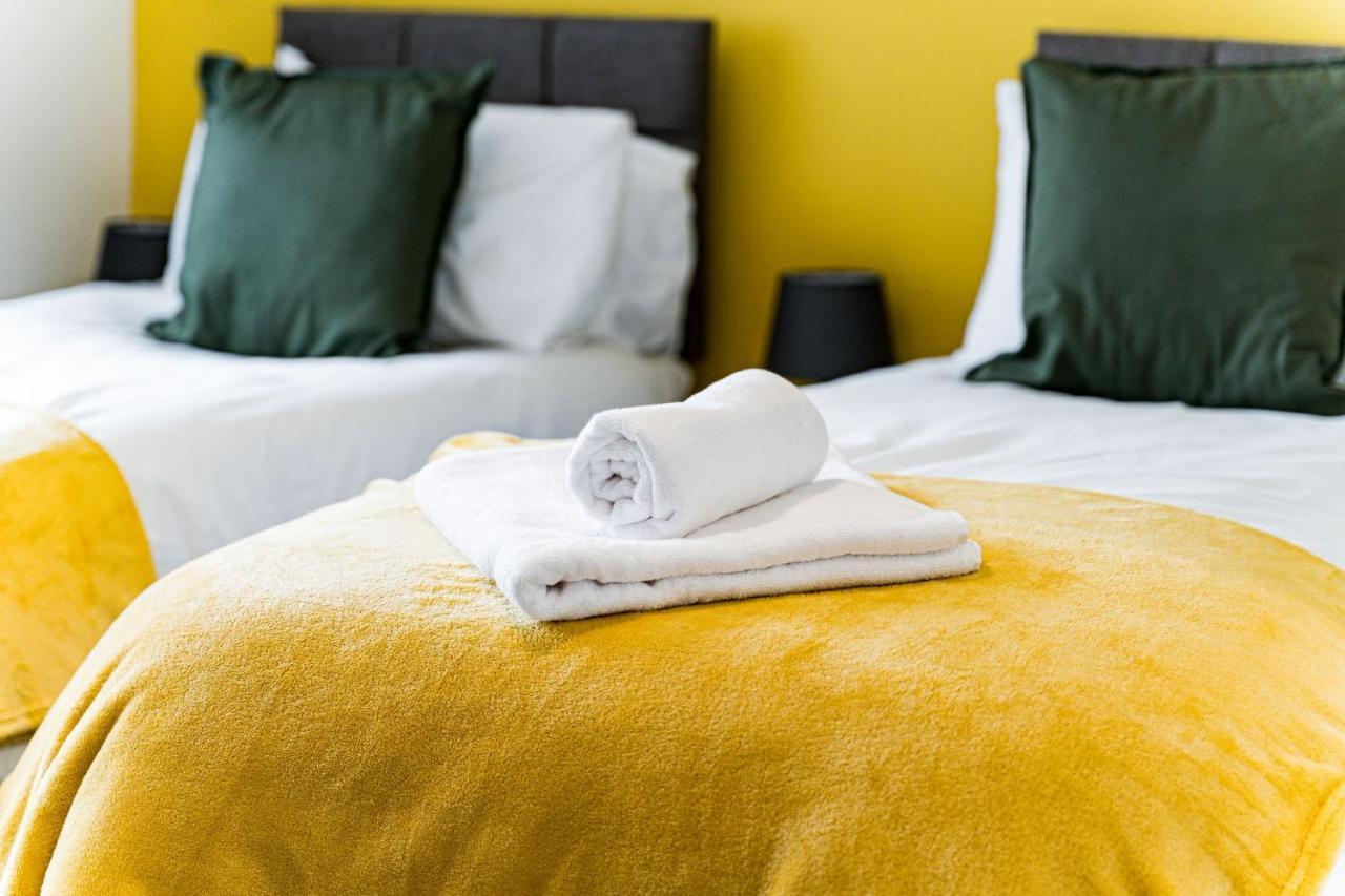 Special Rate For Bookings More Than 7 Nights, Warm Spacious Contractor House Near Liverpool City Centre Sleeps 8 Kitchen & Dining Room, Washing Machine Ngoại thất bức ảnh